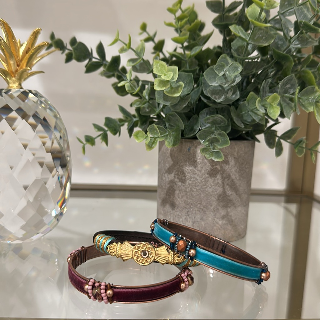 Cache Bangles 30$